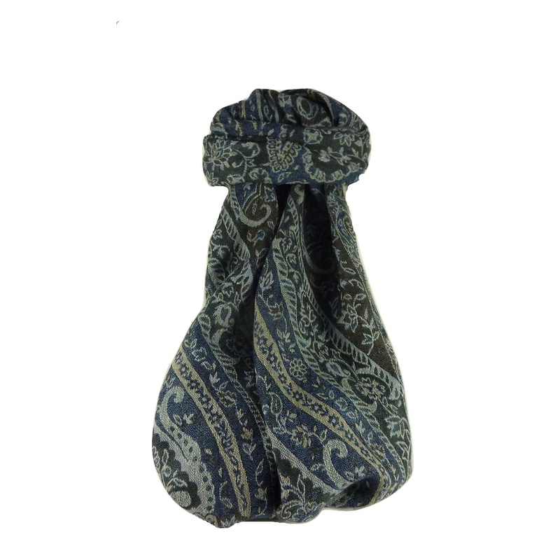 Muffler Scarf 4483 in Fine Pashmina Wool from the Heritage Range by Pashmina & Silk | Fruugo SG
