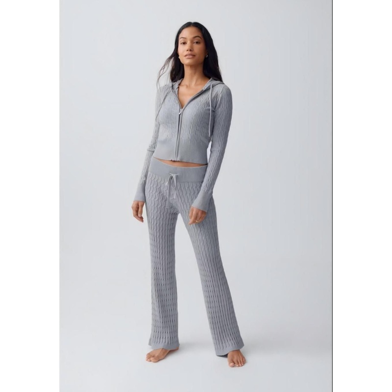 Top Quality Wholesale Women Fashion Sweat Set Women Fashion Cable-Knit Jumsuit Sweat Cardigan Wit Trousers – Sweater and Womens Pullover Sweater price|Founded in 1997,Layois a comprehensive group company integrating the import and export bu