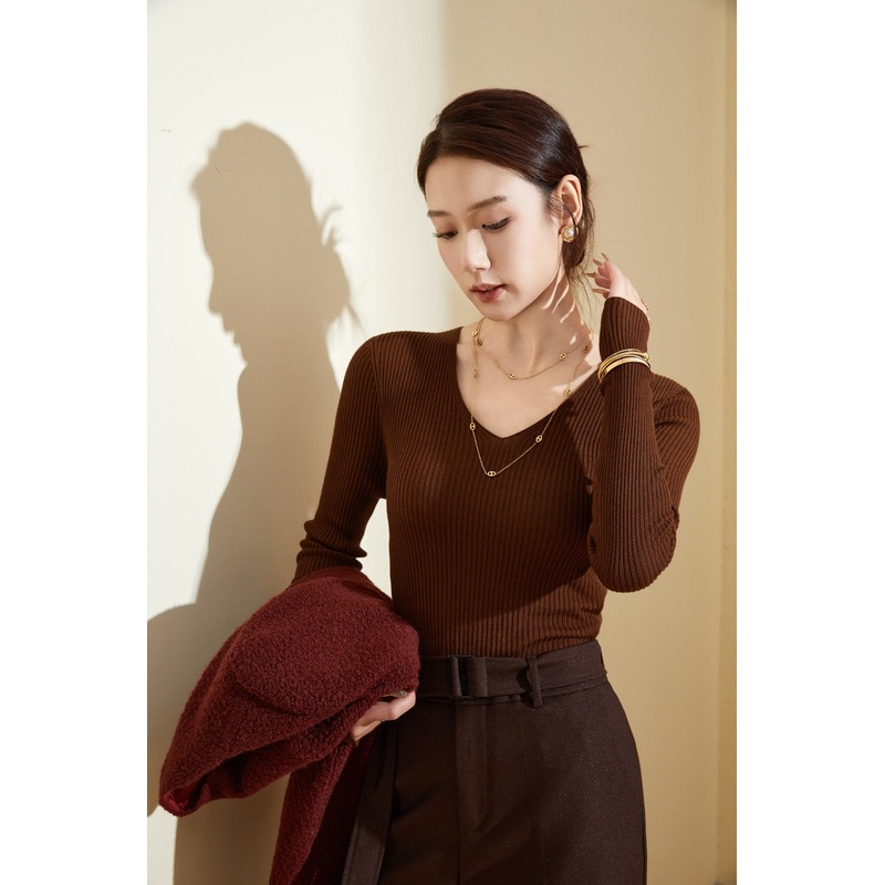 Womens Seamless Slim-Fit Merino Wool Sweater: Classic V-Neck Solid Color – Wool Sweater and Womens Sweater price