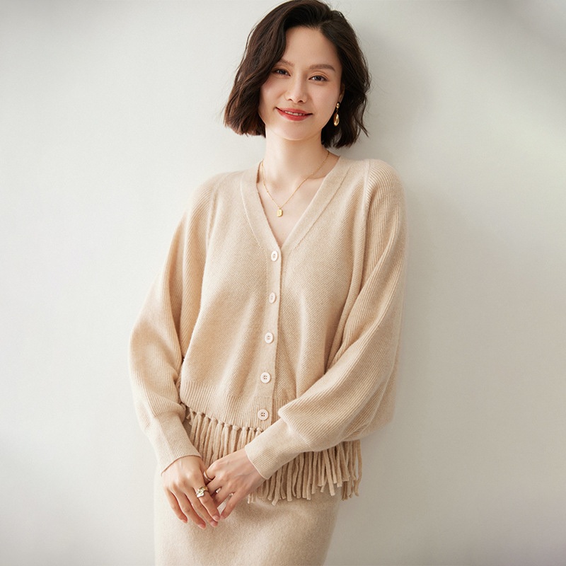 Factory New Wholesaler Custom Cable Knit V-Neck Tassel Fringe Bat Sleeves Shawl Cardigan – V-Neck Tassel Fringe Bat Sleeves Shawl Cardigan and Women Cardigan Vest price