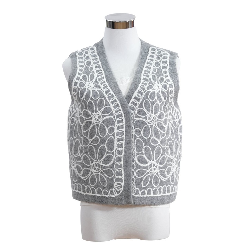 Womens Fashion Caridgan Sweater Embroidery Sleeveless Vest Top Fall and Winter Clothing – Cardigan Sweater and Womens Sweater price