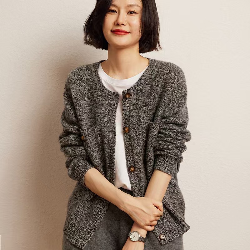 Custom Knitwear Factory Ladies Cashmere Knitted Jackets Coats Women Button up Cashmere Wool Chest Pockets Cardigan – Ladies Cardigan and Ladies Button up Cardigan price
