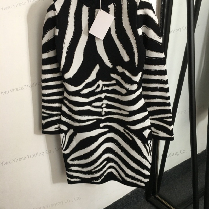 Chinese Wholesale Clothing Clothes Clothing Guangzhou Wholesale Clothing Factory – Women Clothing and Designer Skirt price
