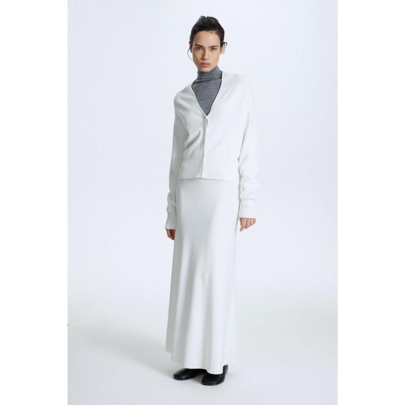 New Fashion Customized Women Fitted Cardigan Sweater Two Piece Set with Long Skirt – Sweater and Womens Pullover Sweater price|Founded in 1997,Layois a comprehensive group company integrating the import and export business, trade, investmen